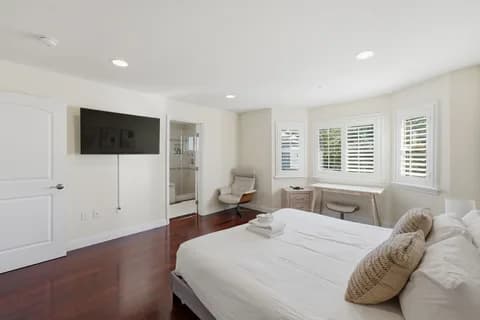 6522 N Golden West Ave — bedroom