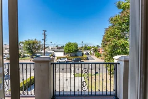 6522 N Golden West Ave — balcony toward the street